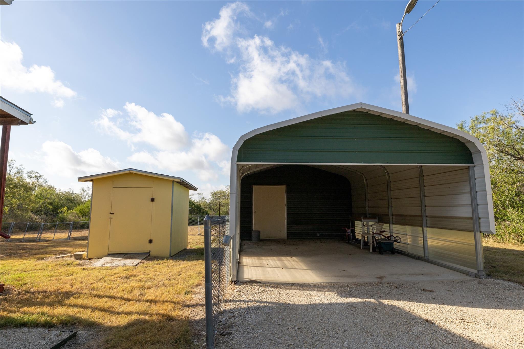 Image 18 of 18 For 6593 Fm 775  