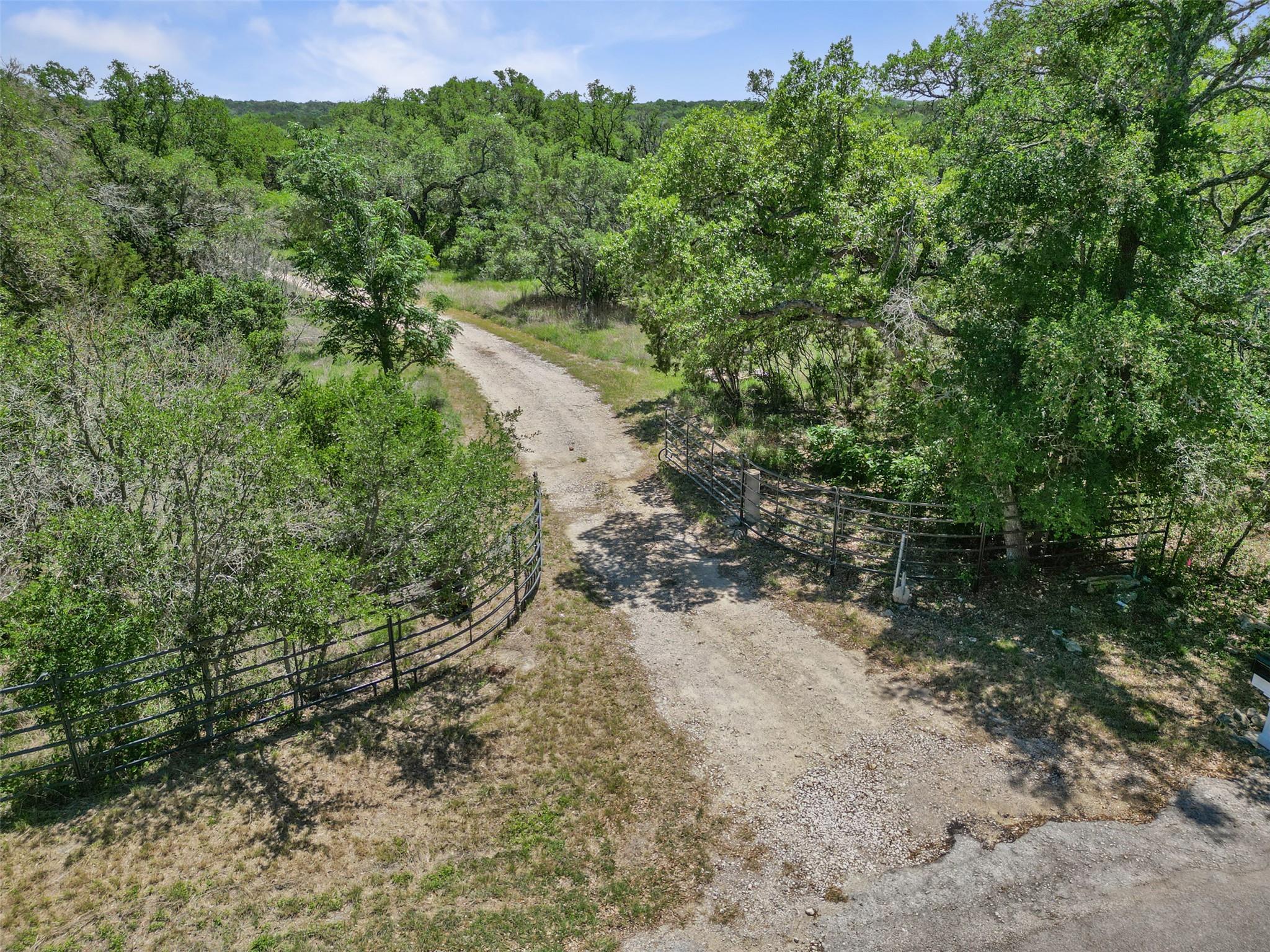 Details for 504 Oak Grove Rd, San Marcos, TX 78666