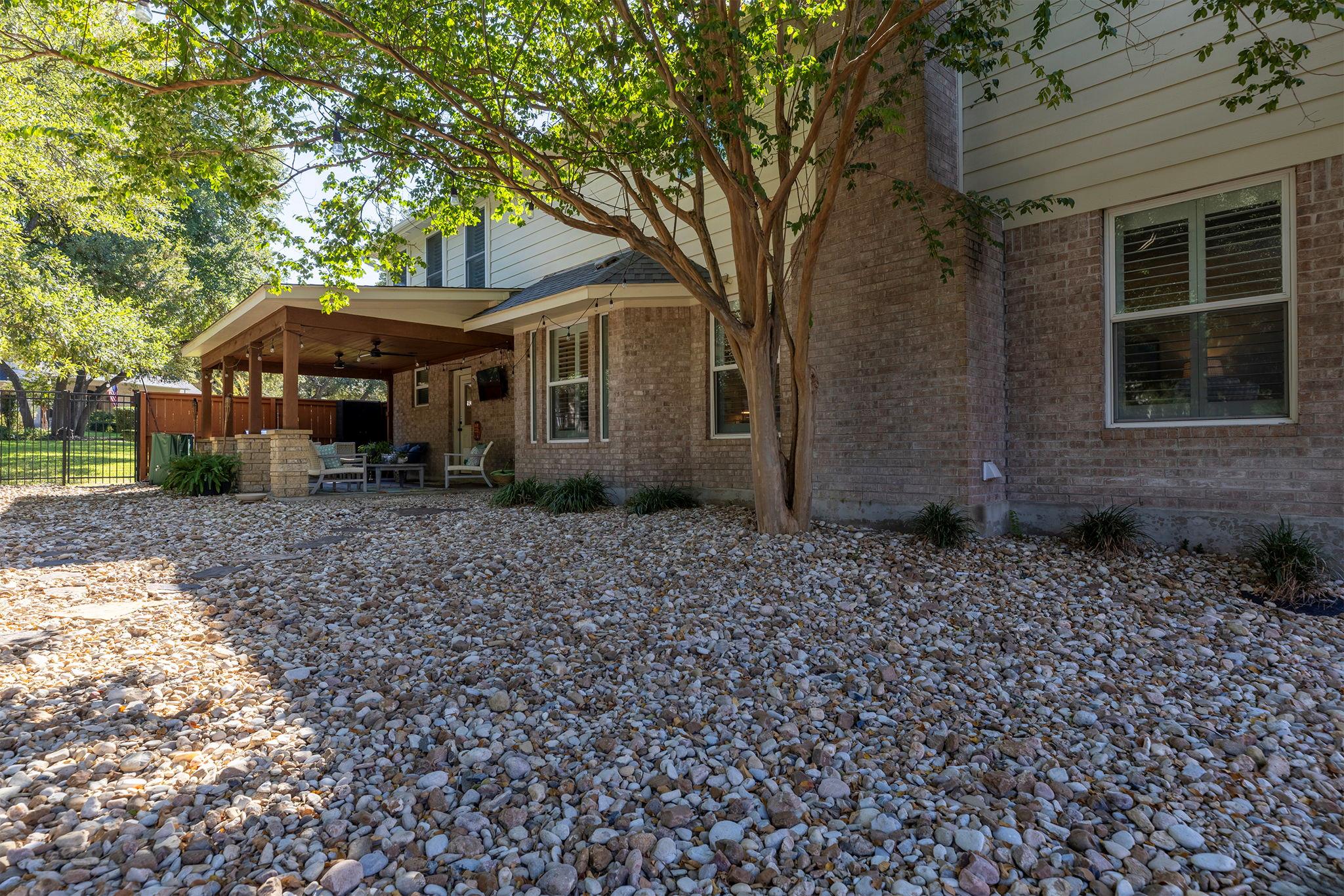 Image 36 of 40 For 2902 Cedar Crest Cir