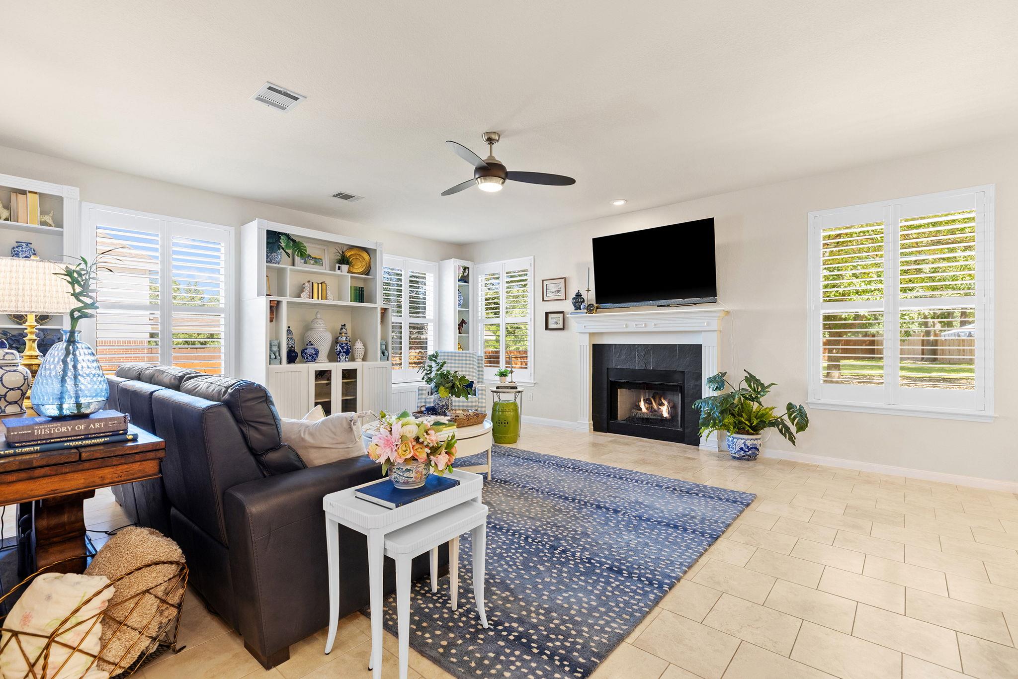 Image 4 of 40 For 2902 Cedar Crest Cir