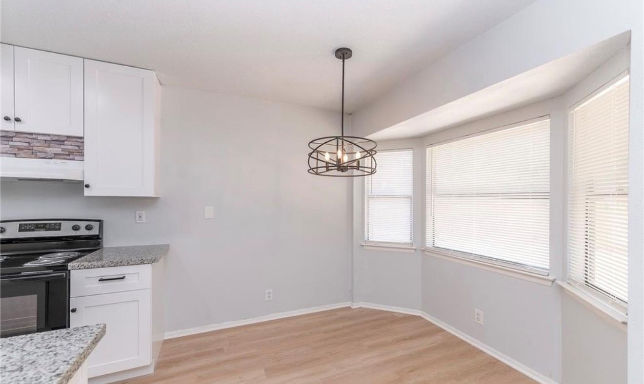 Image 10 of 19 For 11359 Spring Crest