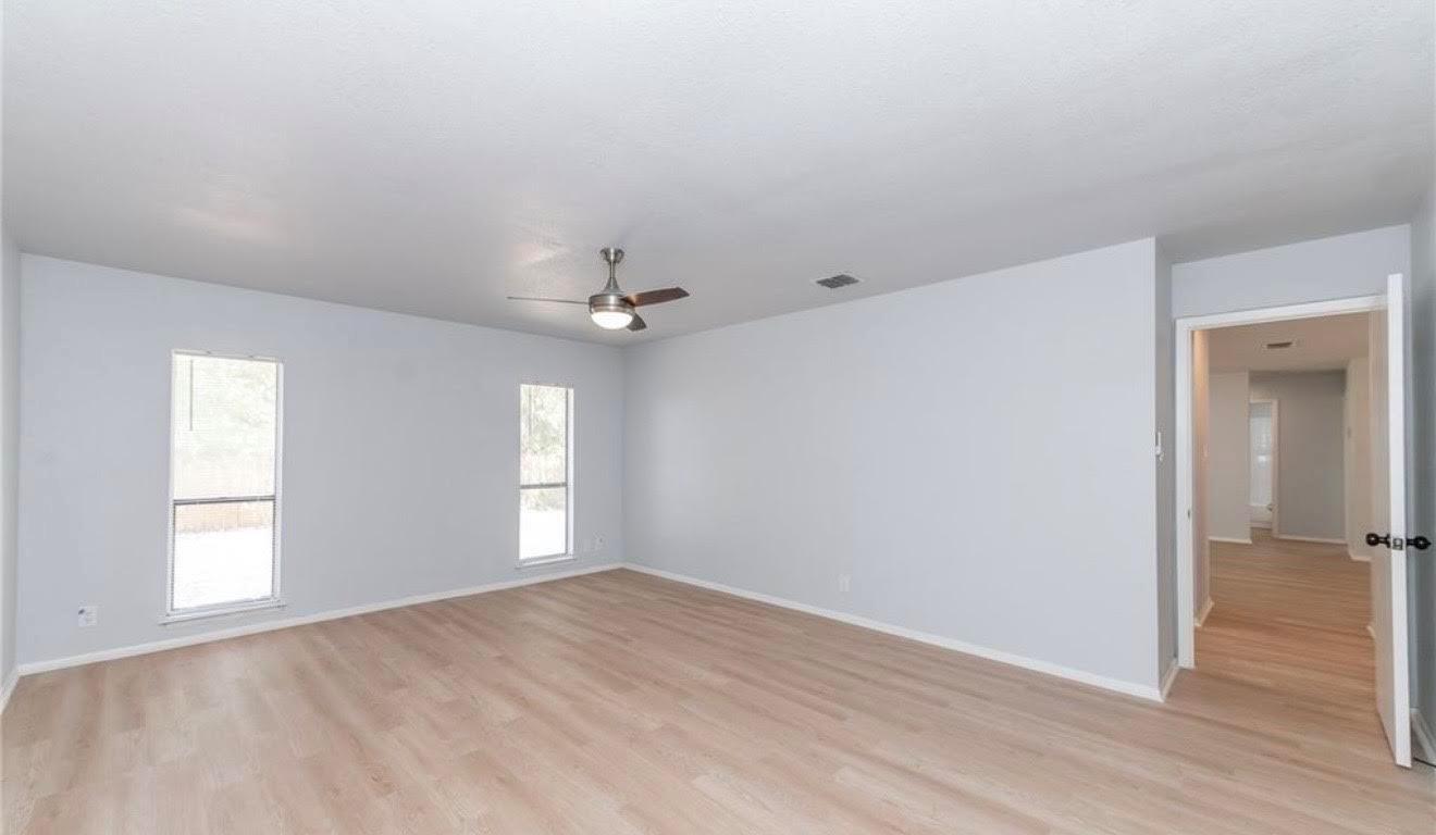 Image 13 of 19 For 11359 Spring Crest