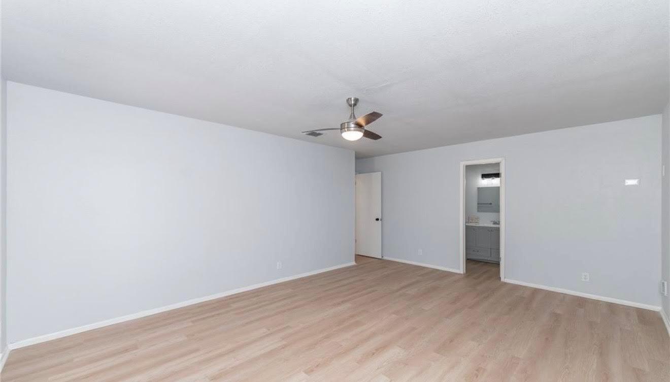 Image 14 of 19 For 11359 Spring Crest