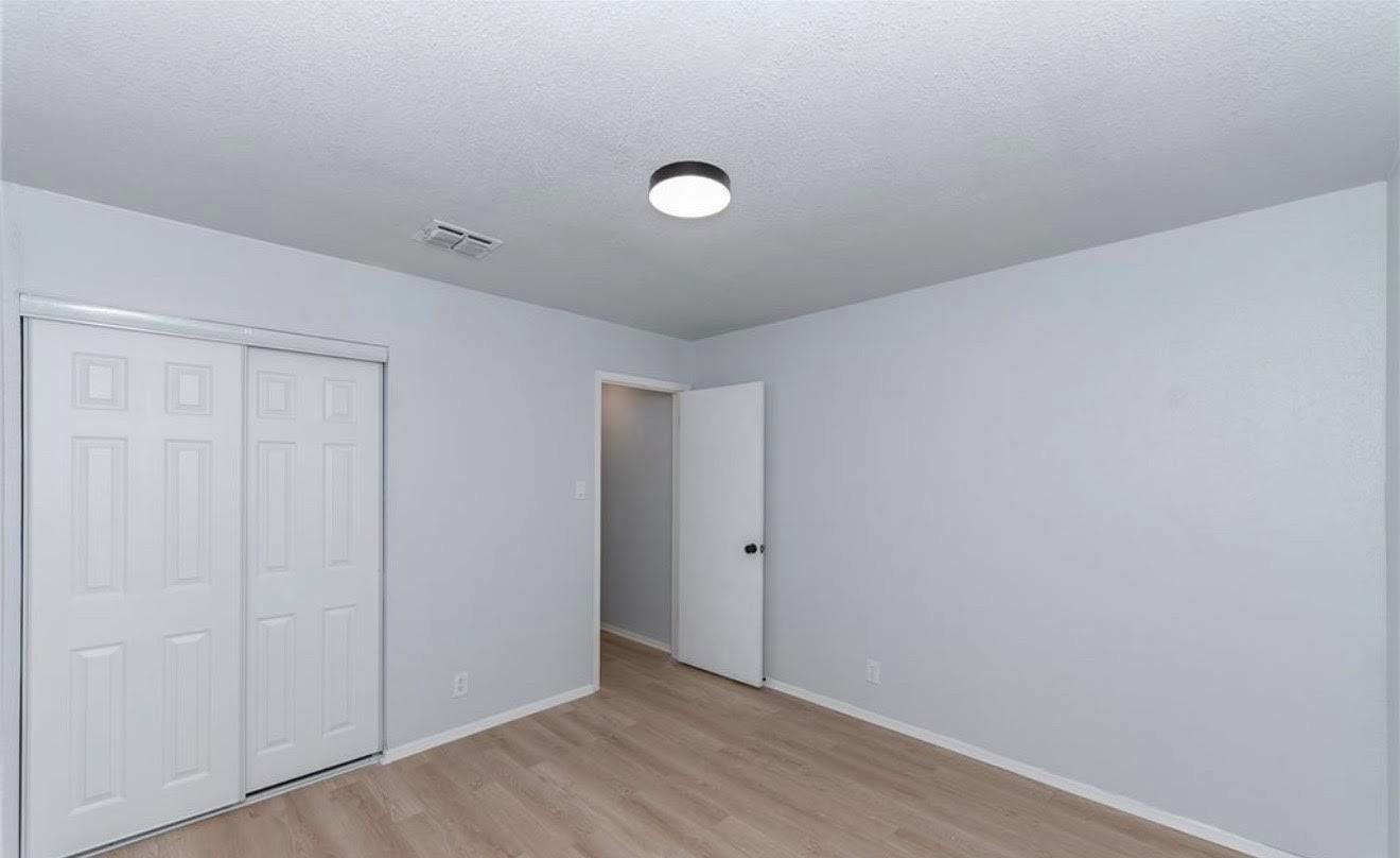 Image 16 of 19 For 11359 Spring Crest