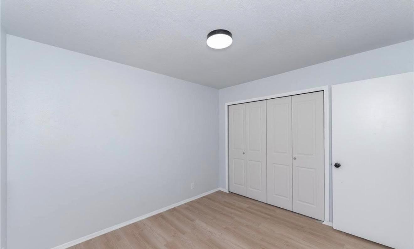 Image 17 of 19 For 11359 Spring Crest