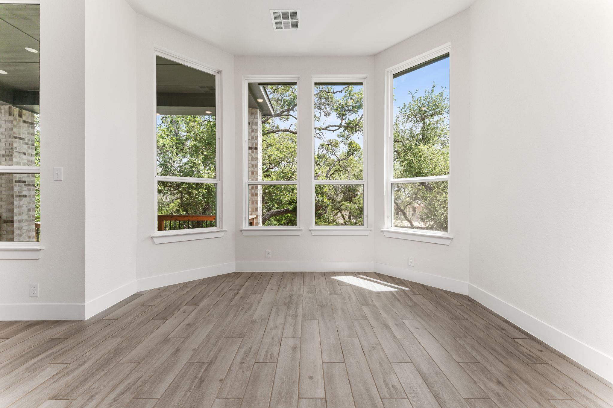 Image 11 of 39 For 2935 Mckinnie Park