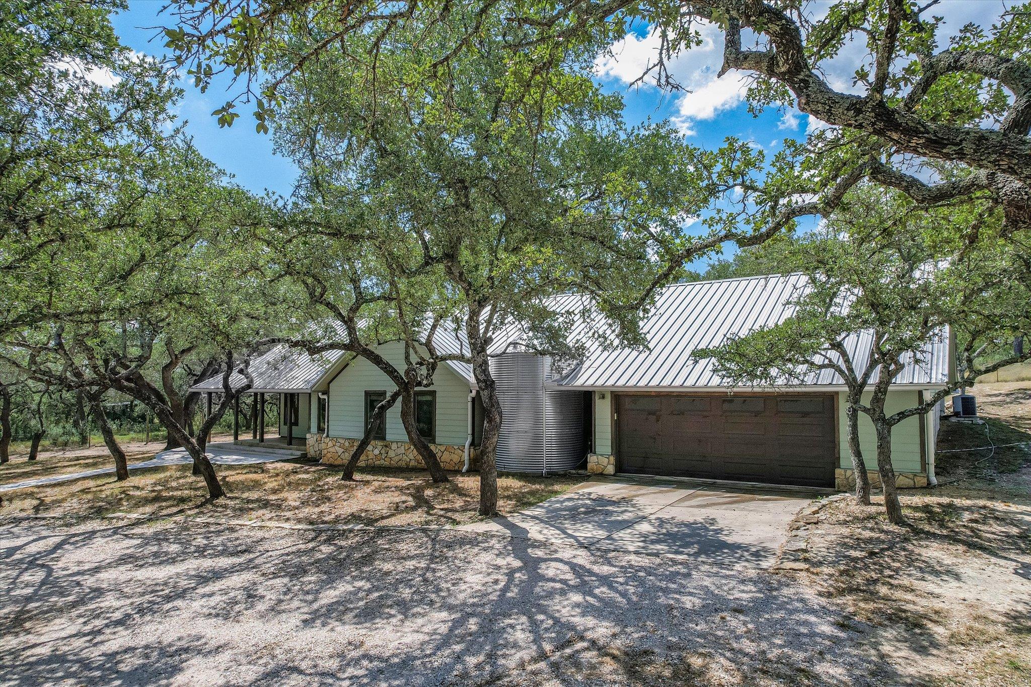 Image 5 of 40 For 878 Ranch Road 2766