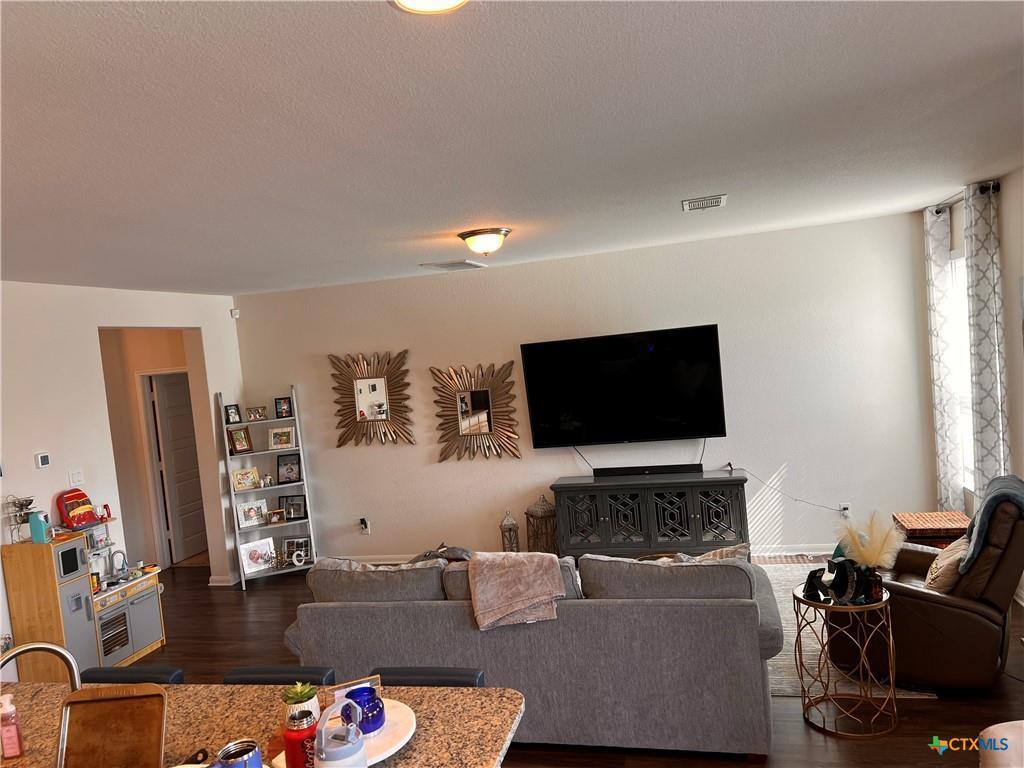 Image 4 of 20 For 533 Summersweet Rd