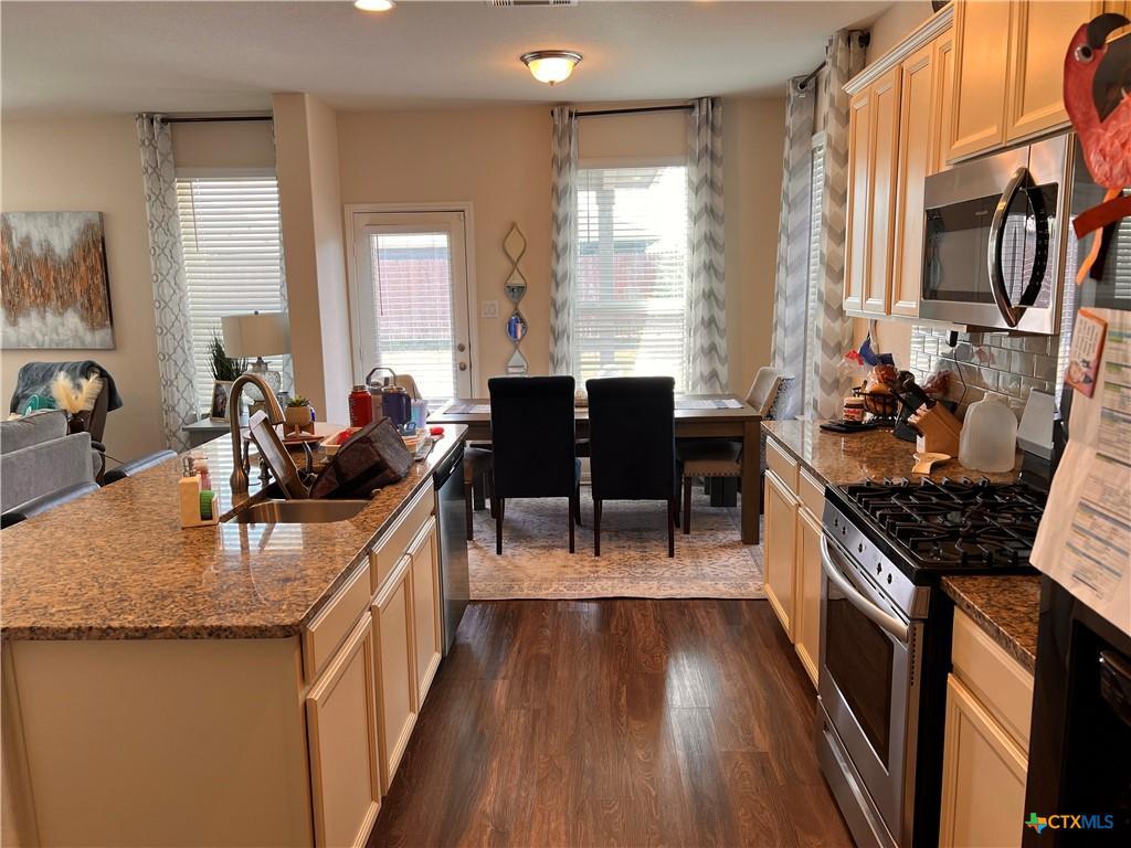 Image 7 of 20 For 533 Summersweet Rd