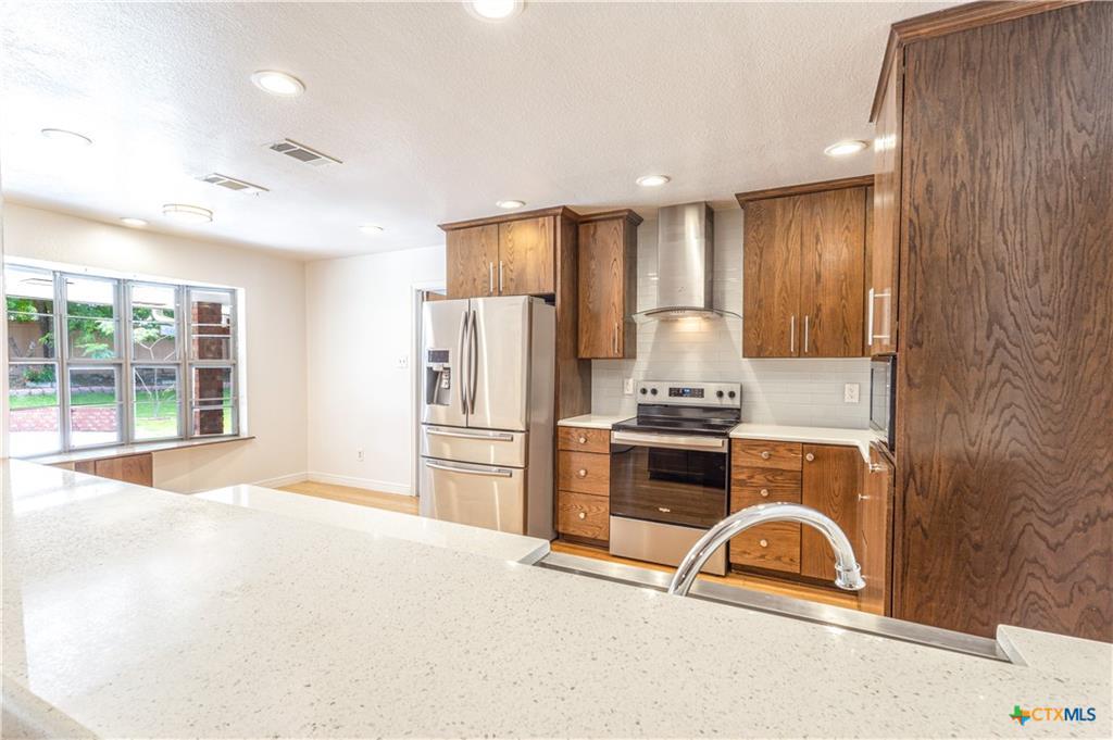 Image 16 of 40 For 710 Fawn Trl