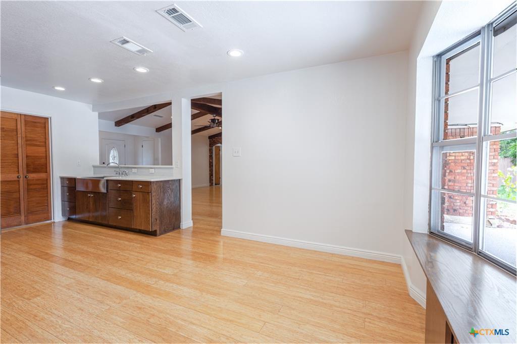 Image 17 of 40 For 710 Fawn Trl