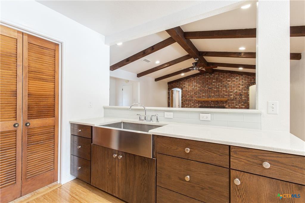 Image 18 of 40 For 710 Fawn Trl