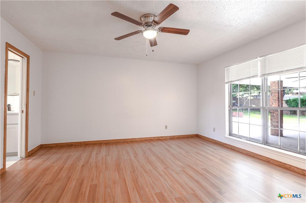 Image 22 of 40 For 710 Fawn Trl