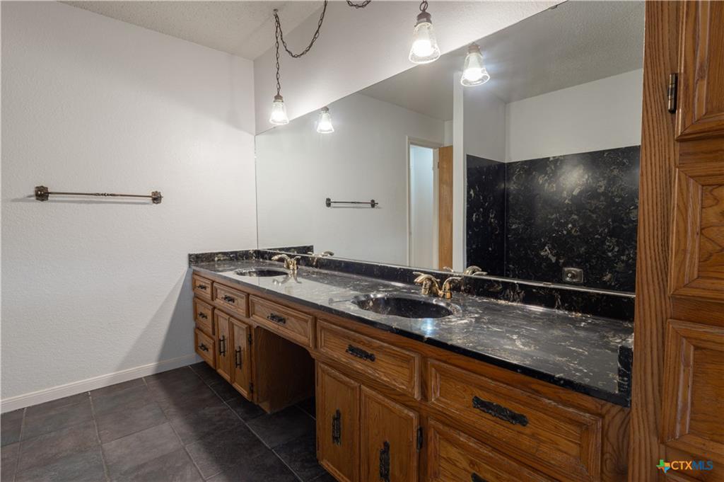 Image 33 of 40 For 710 Fawn Trl