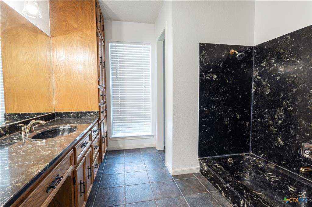 Image 34 of 40 For 710 Fawn Trl