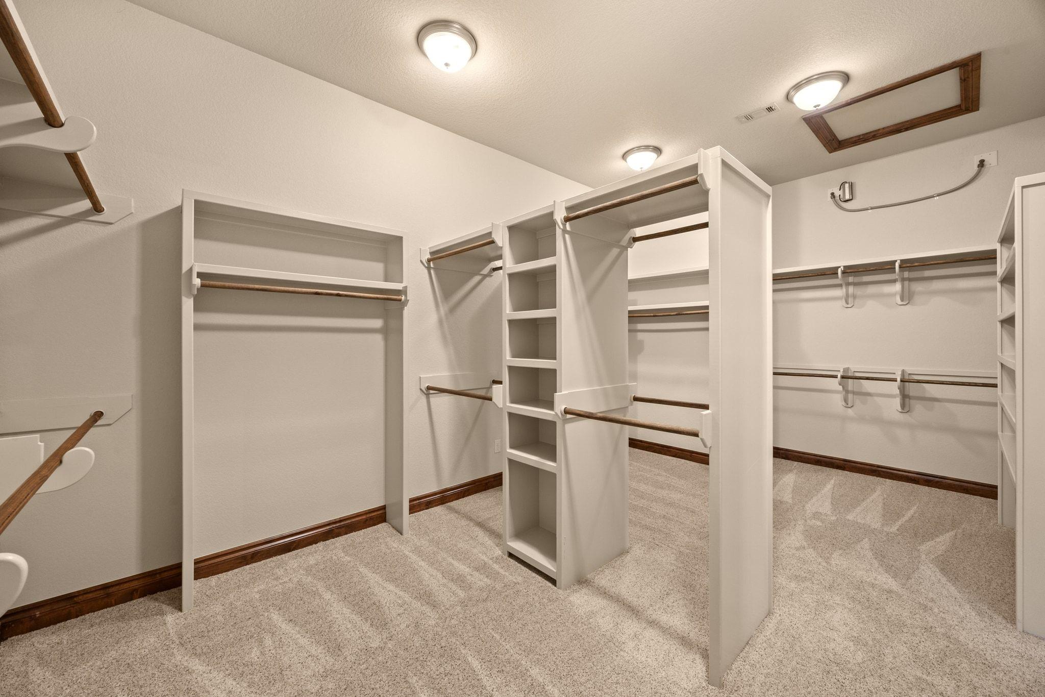 Image 24 of 39 For 3809 Verano Dr