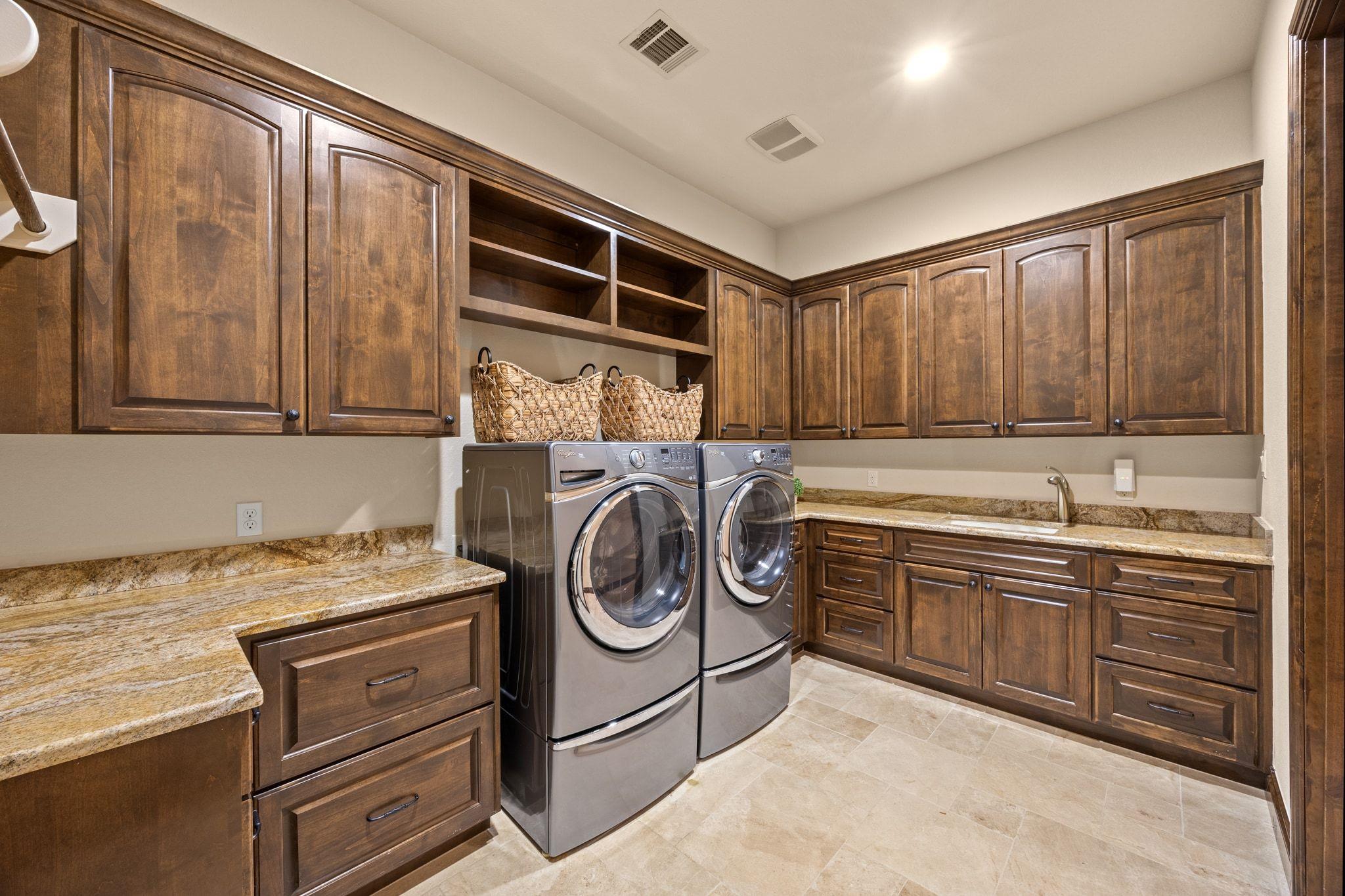 Image 32 of 39 For 3809 Verano Dr