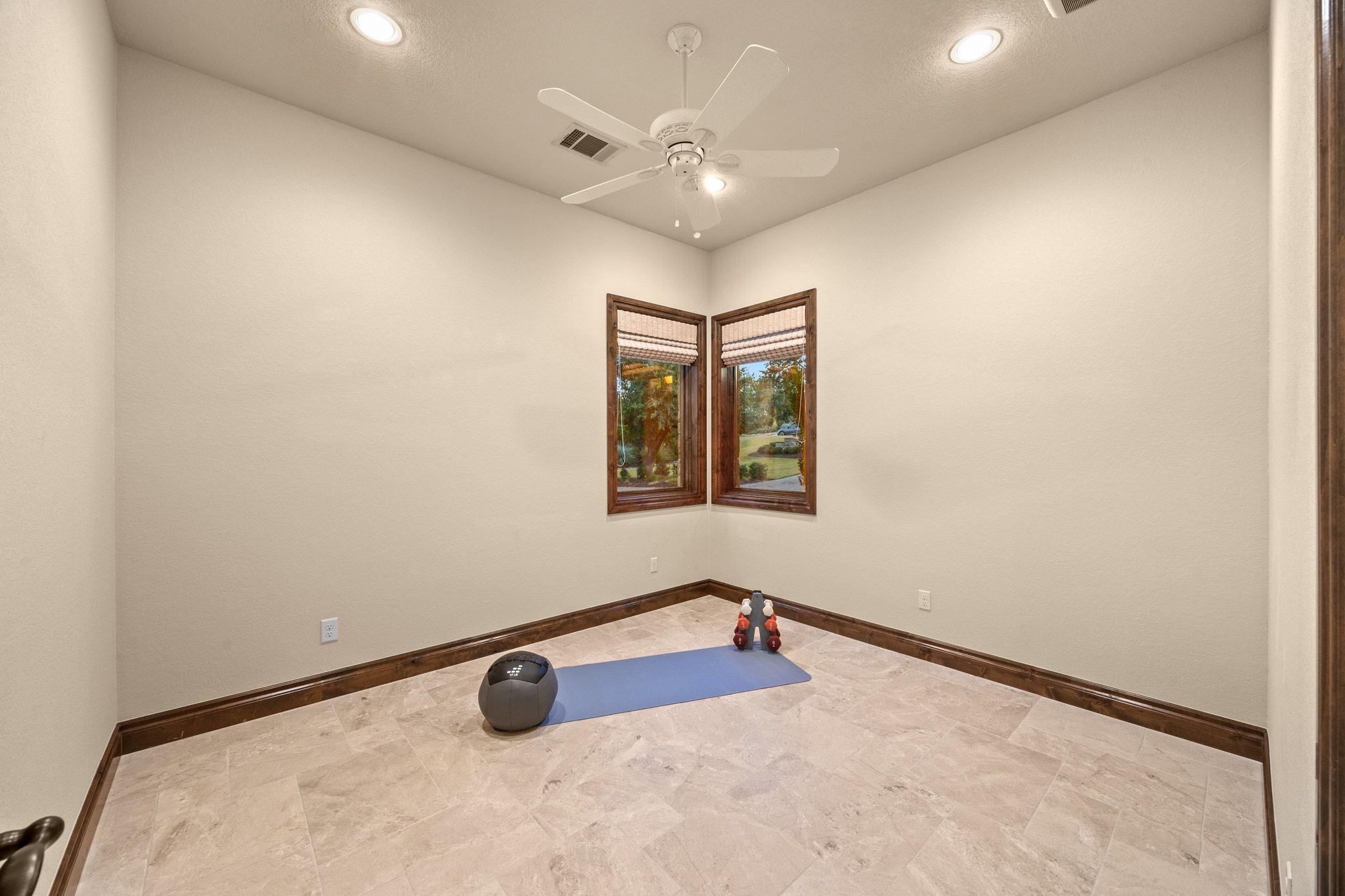 Image 33 of 39 For 3809 Verano Dr