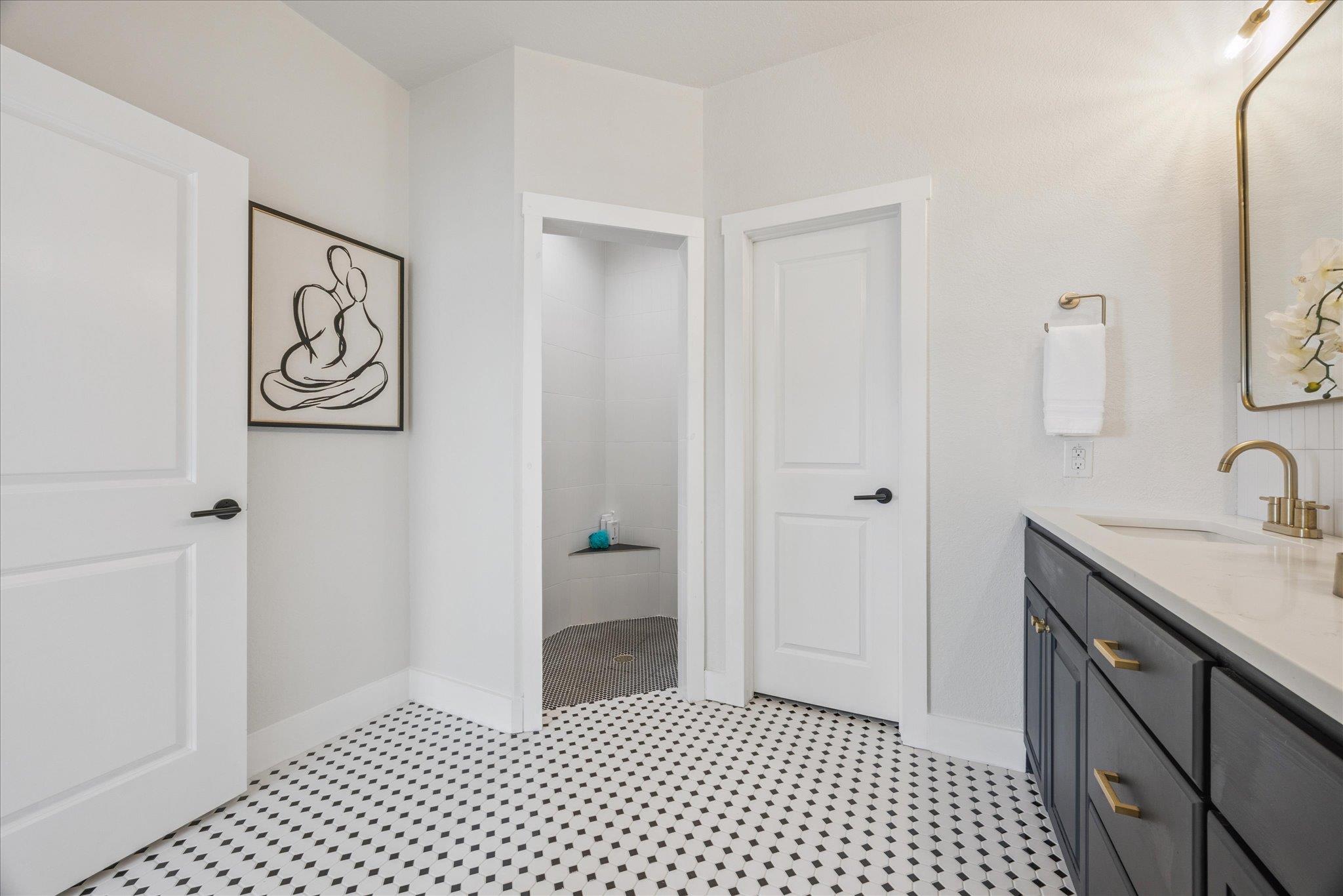 Image 17 of 35 For 2902 Summit Dr