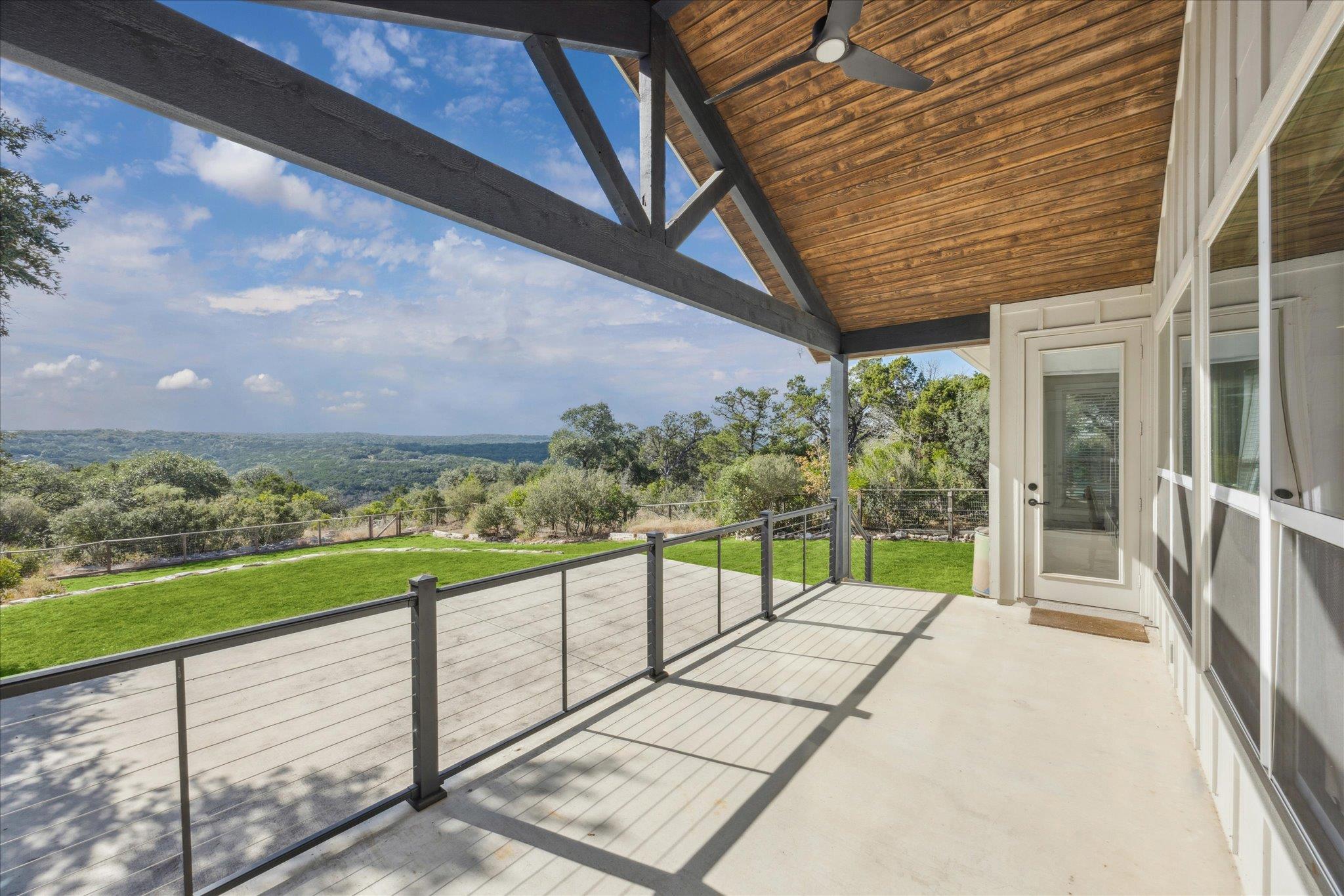 Image 21 of 35 For 2902 Summit Dr