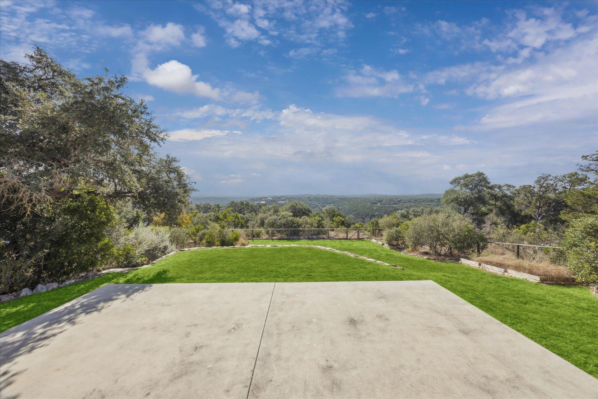 Image 23 of 35 For 2902 Summit Dr