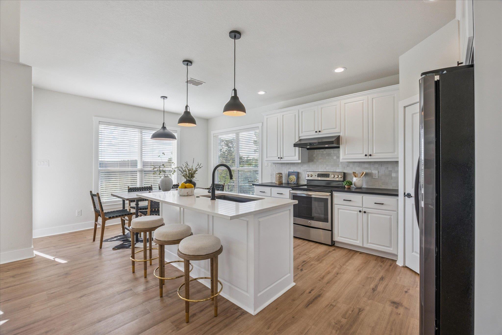 Image 8 of 35 For 2902 Summit Dr