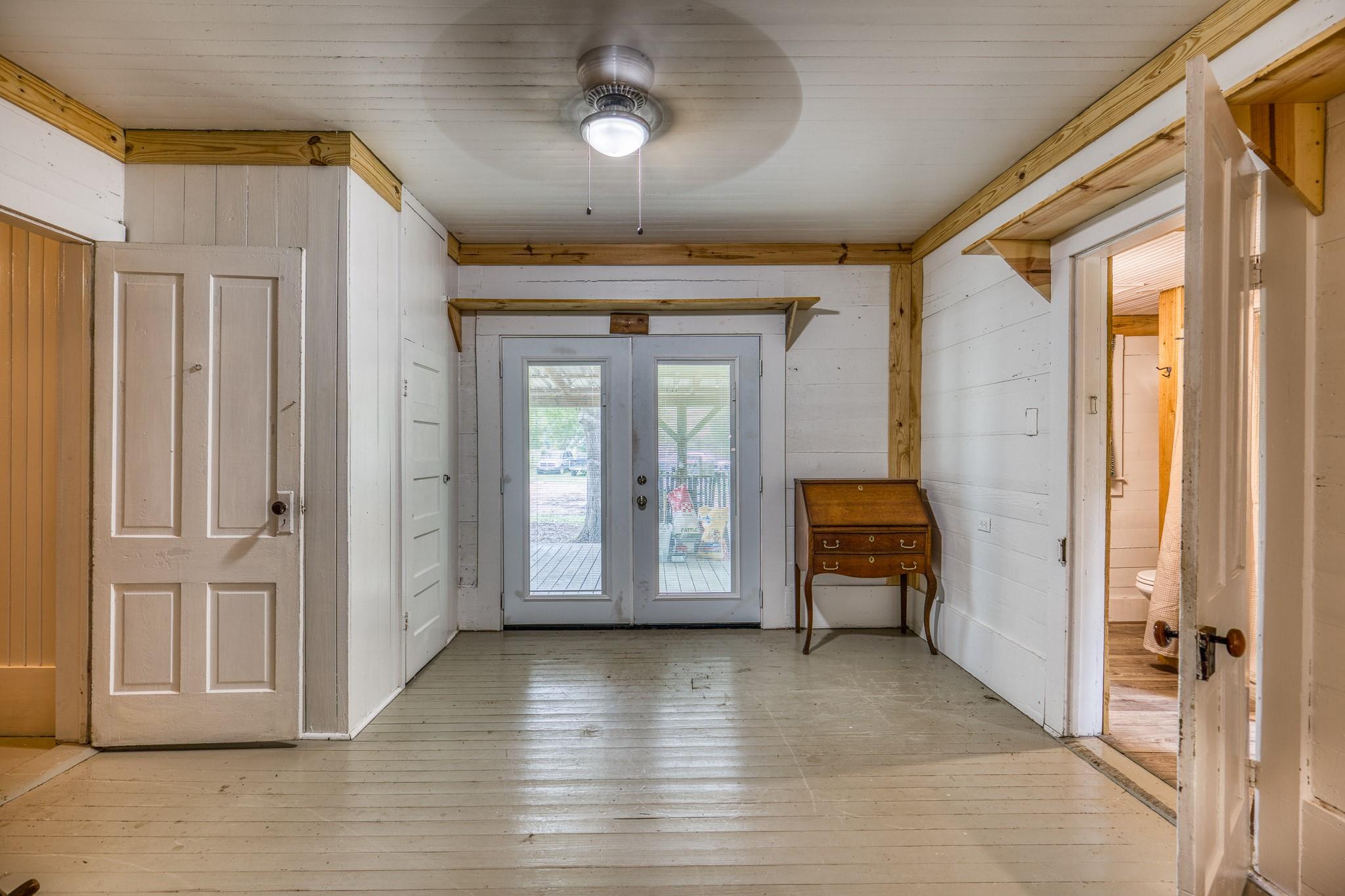 Image 19 of 38 For 11235 Highway 159 W