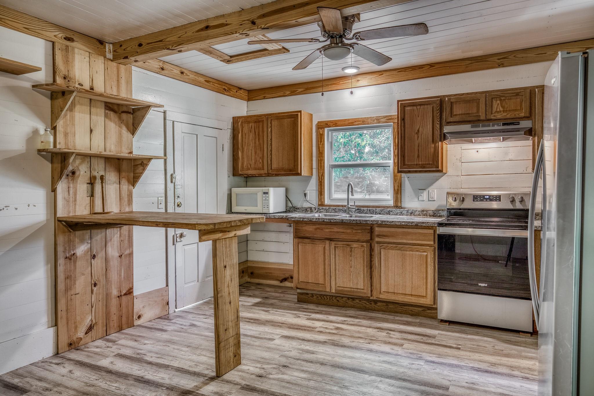 Image 9 of 38 For 11235 Highway 159 W