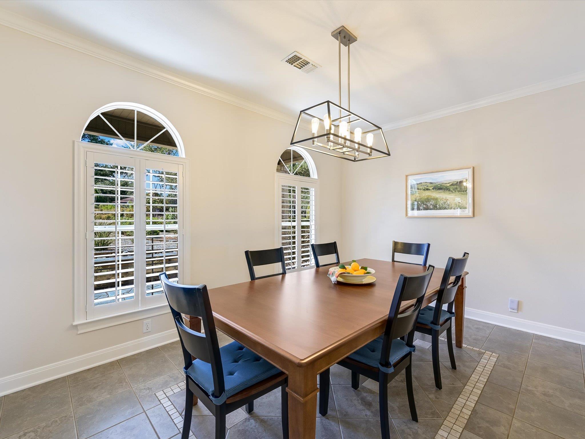 Image 10 of 33 For 20 Meridian Dr