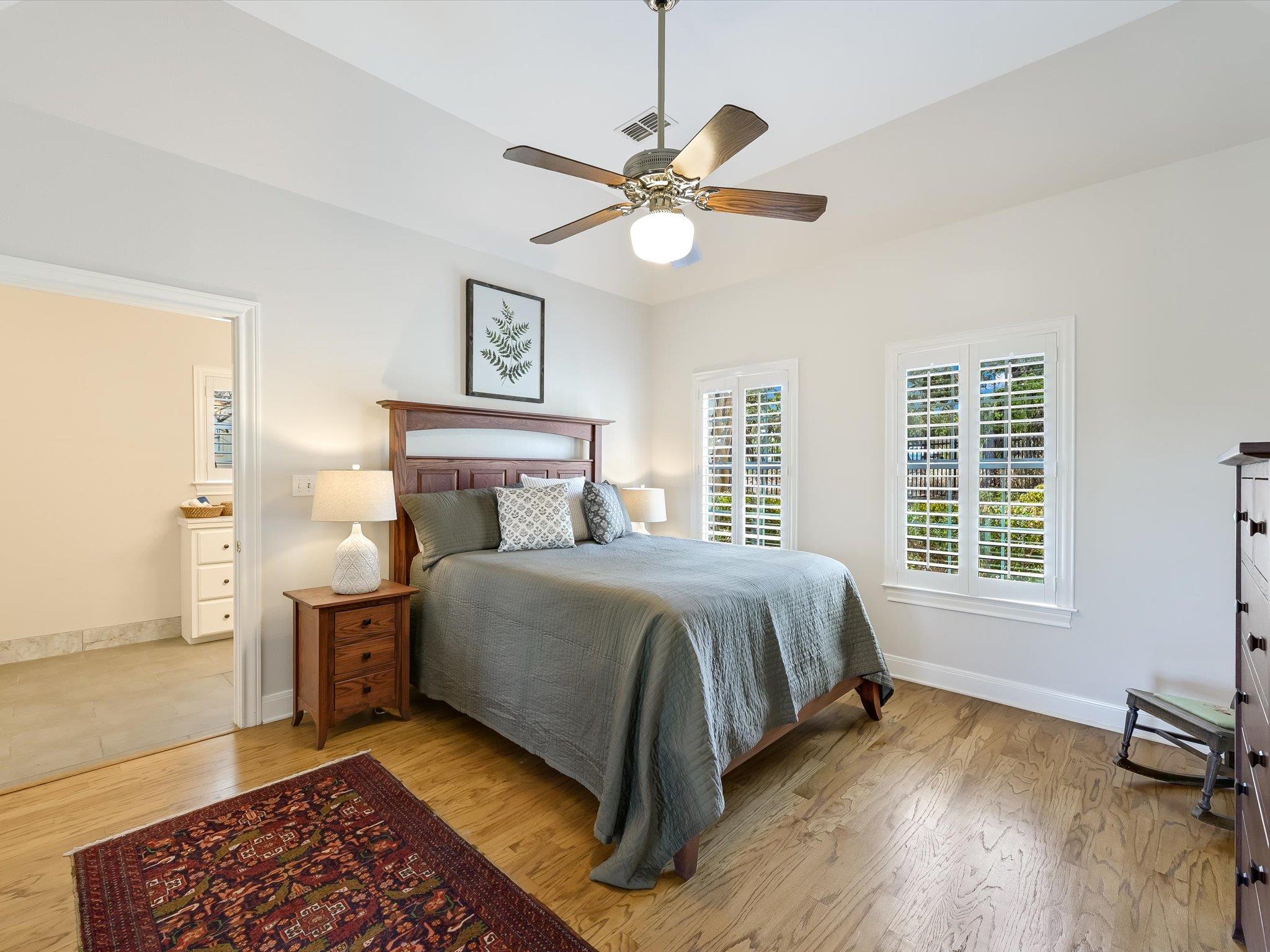 Image 12 of 33 For 20 Meridian Dr