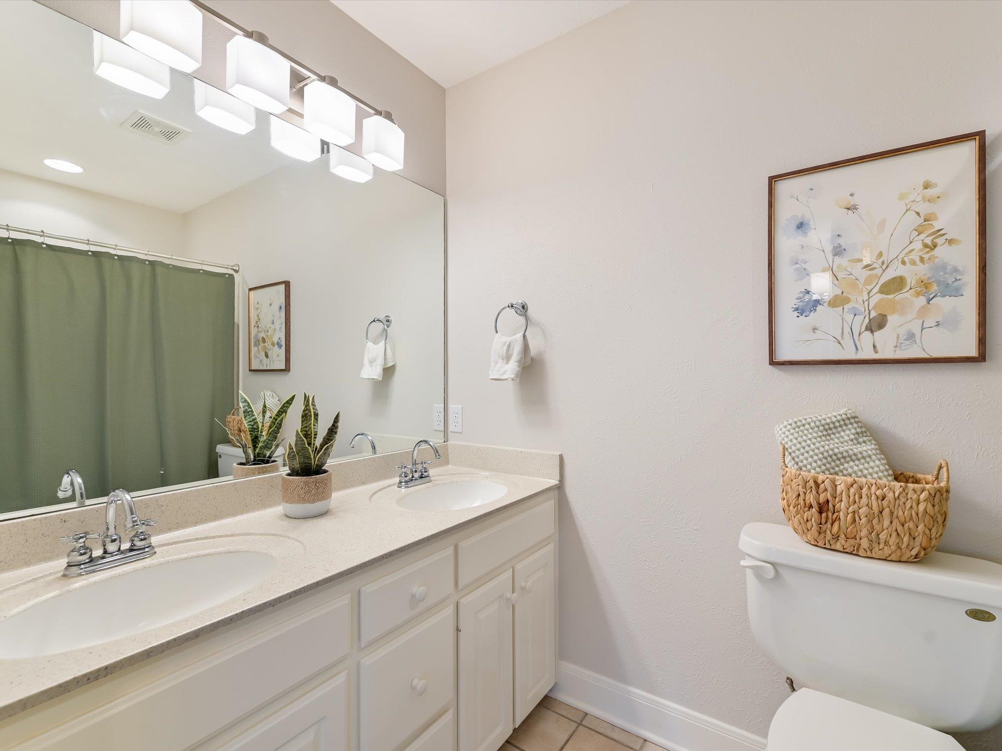 Image 20 of 33 For 20 Meridian Dr