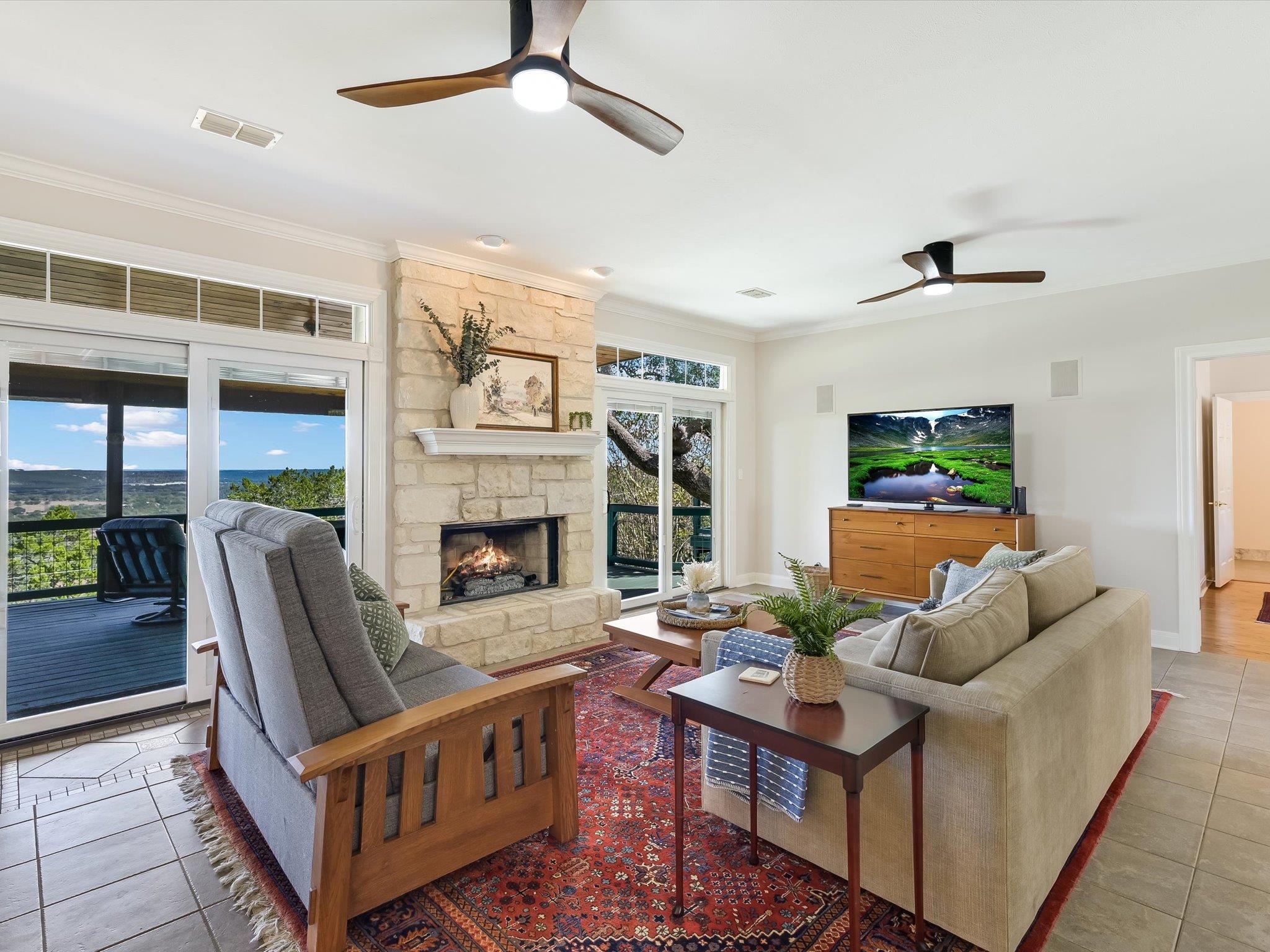 Image 4 of 33 For 20 Meridian Dr