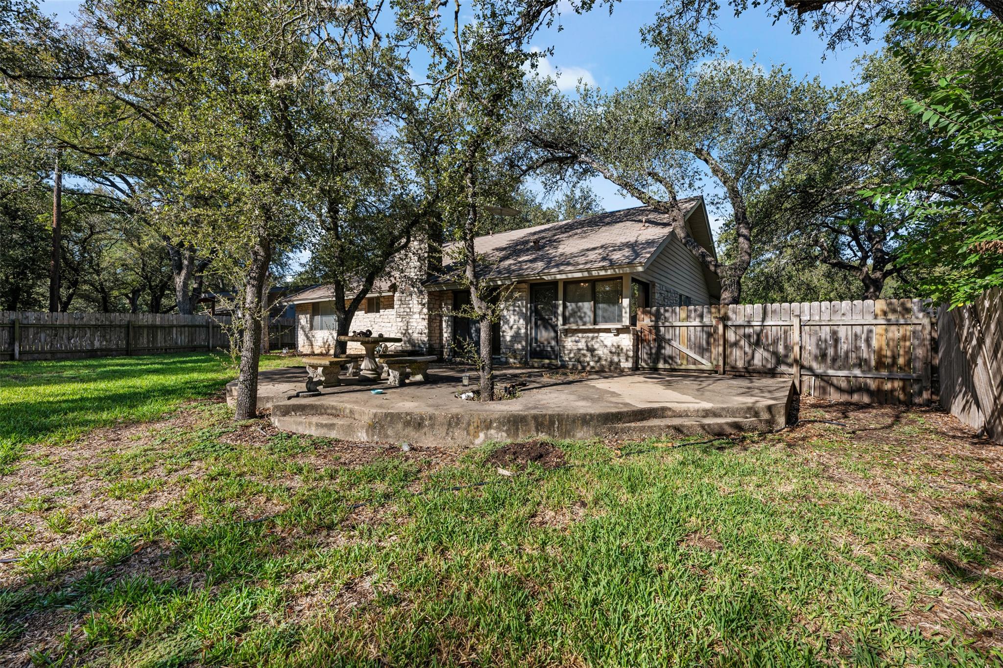 Image 20 of 22 For 11907 Highland Oaks Trl