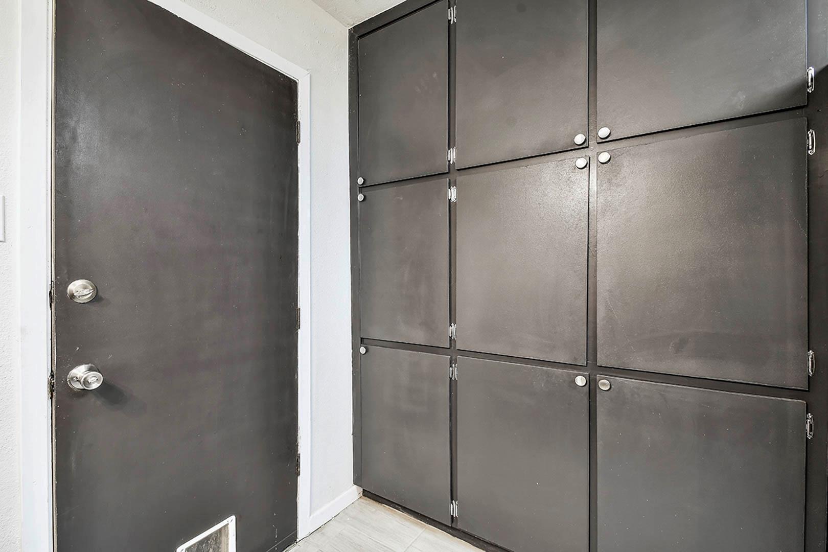 Image 16 of 26 For 937 Sundance St