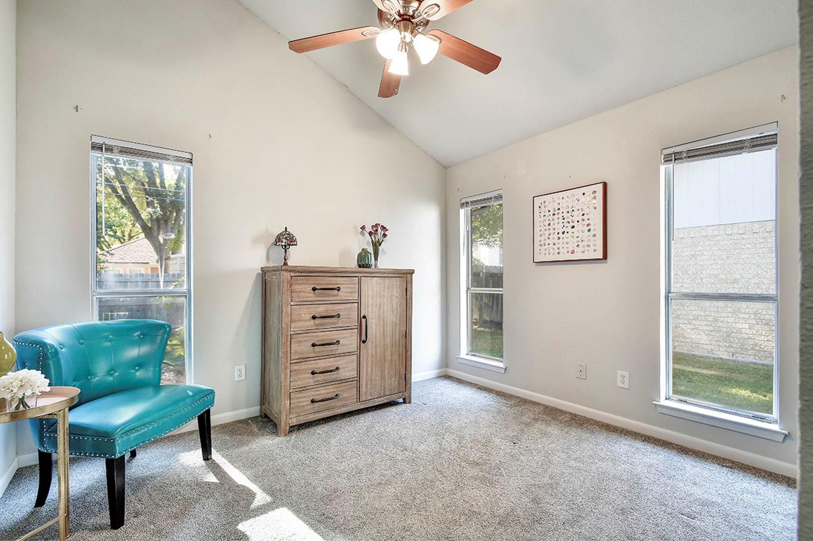 Image 20 of 26 For 937 Sundance St