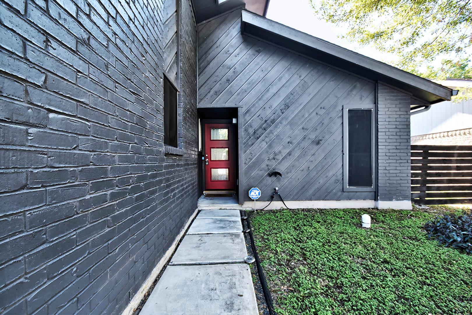 Image 3 of 26 For 937 Sundance St