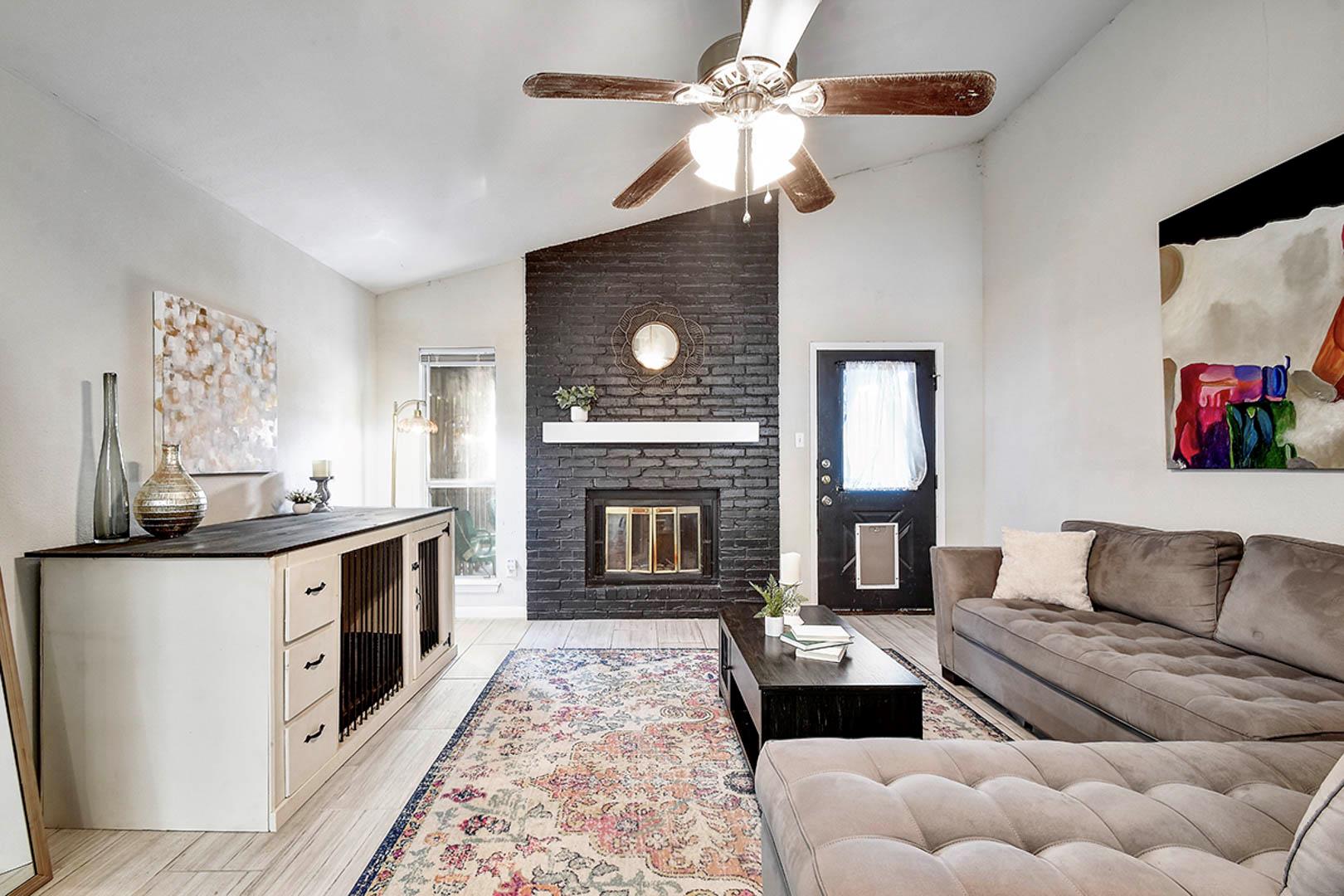 Image 5 of 26 For 937 Sundance St