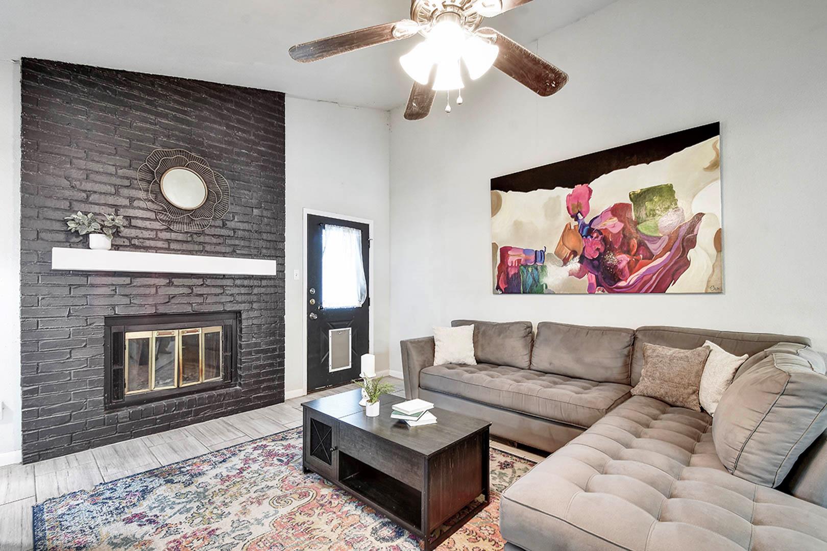 Image 6 of 26 For 937 Sundance St