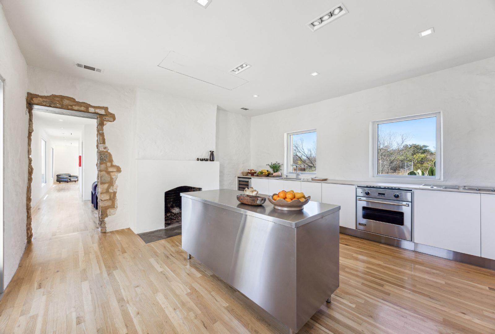 Image 10 of 40 For 1037 Ranch Road 962 W