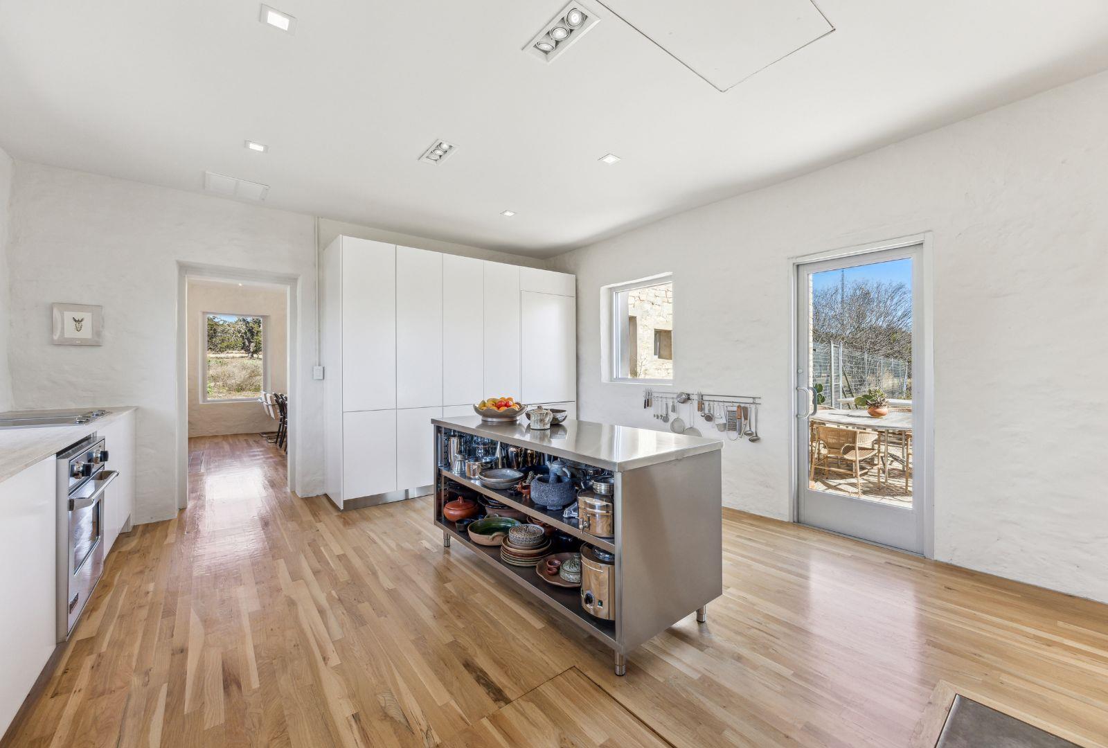 Image 12 of 40 For 1037 Ranch Road 962 W