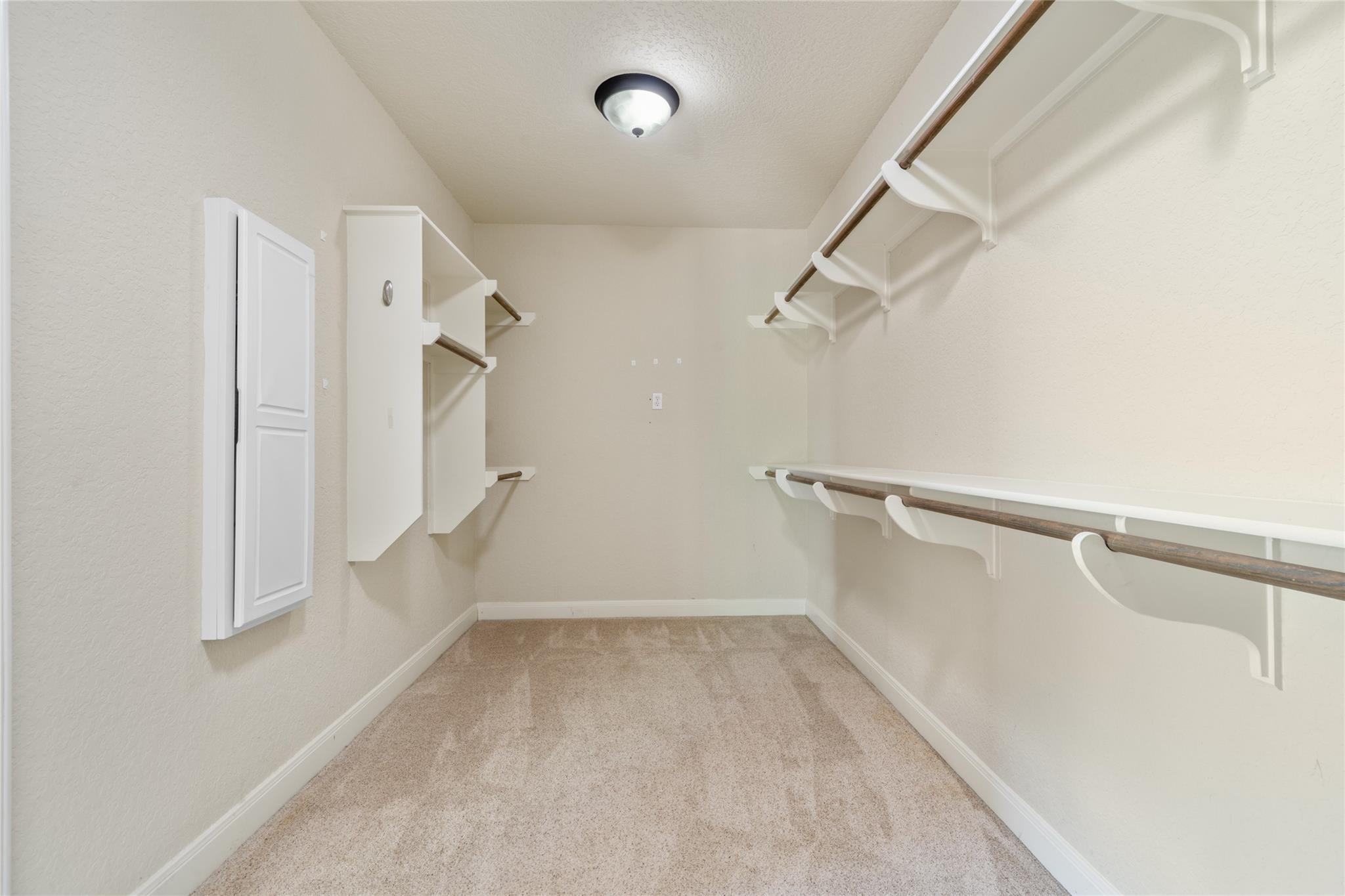 Image 19 of 35 For 170 Echo Canyon Dr N