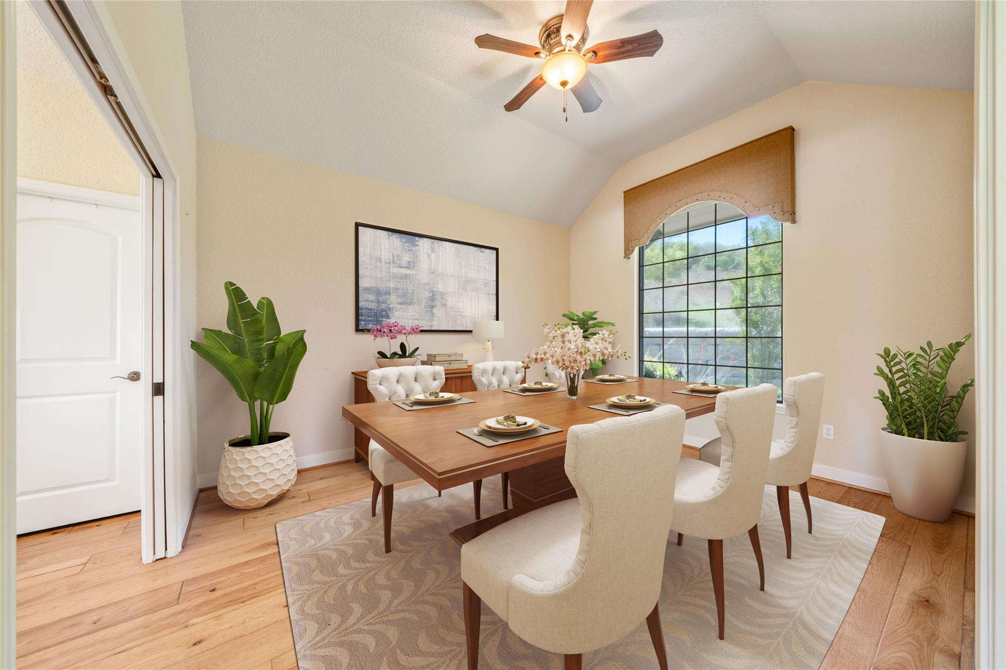 Image 9 of 35 For 170 Echo Canyon Dr N