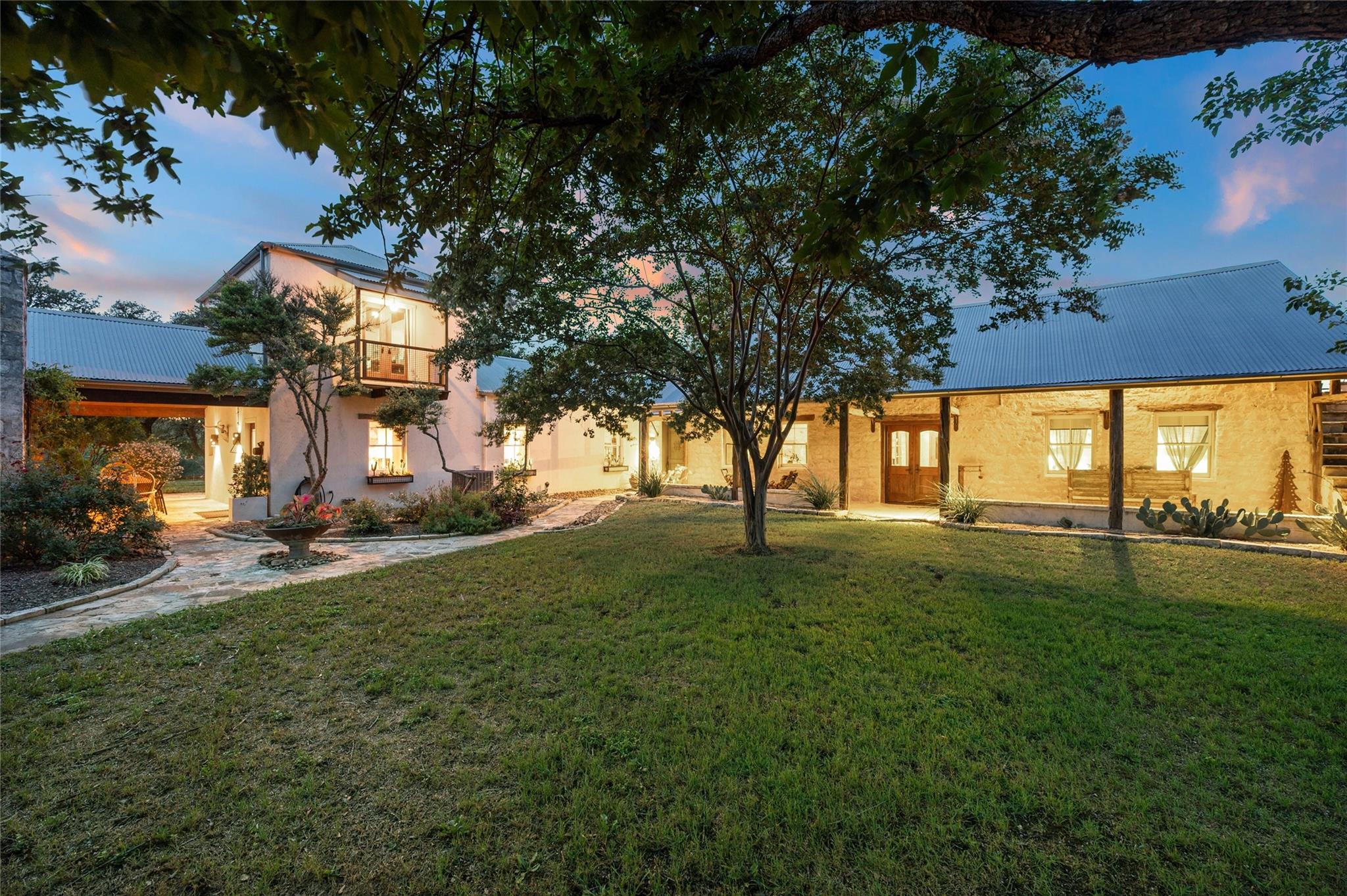 Image 3 of 38 For 341 Stallion Estates Dr