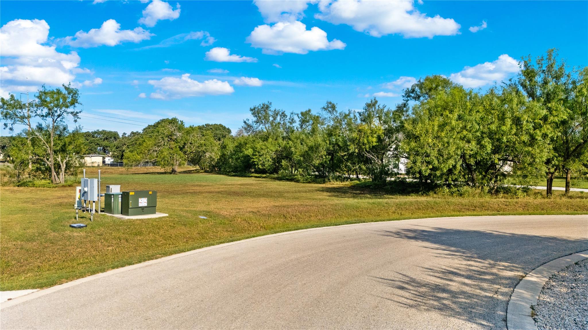 Image 8 of 11 For 832 Wade Rd 