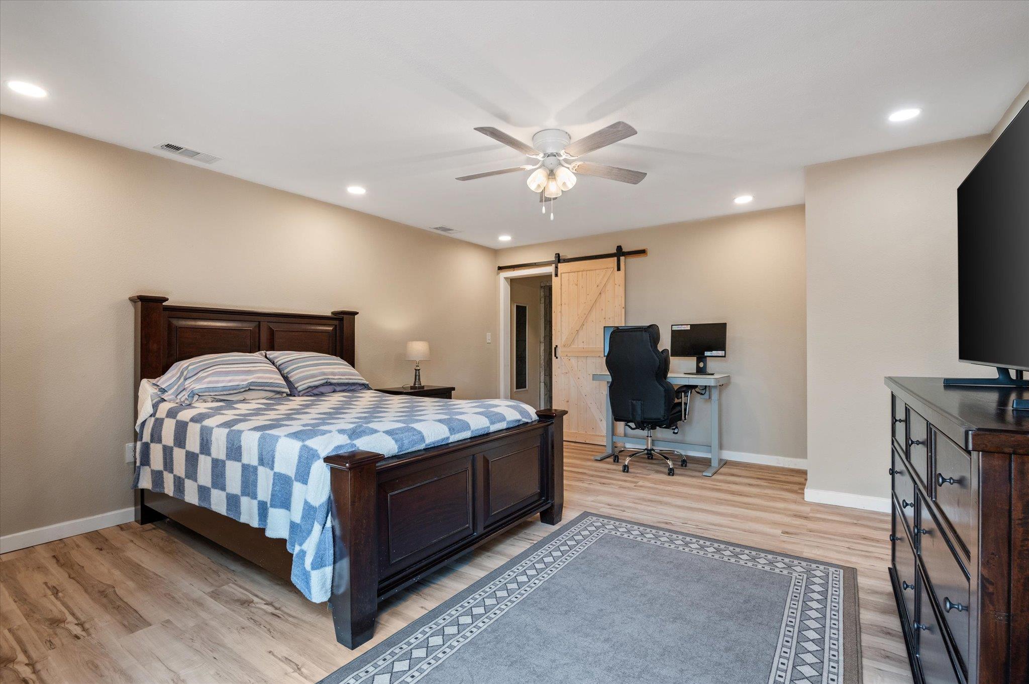 Image 20 of 34 For 215 Go Away Rd