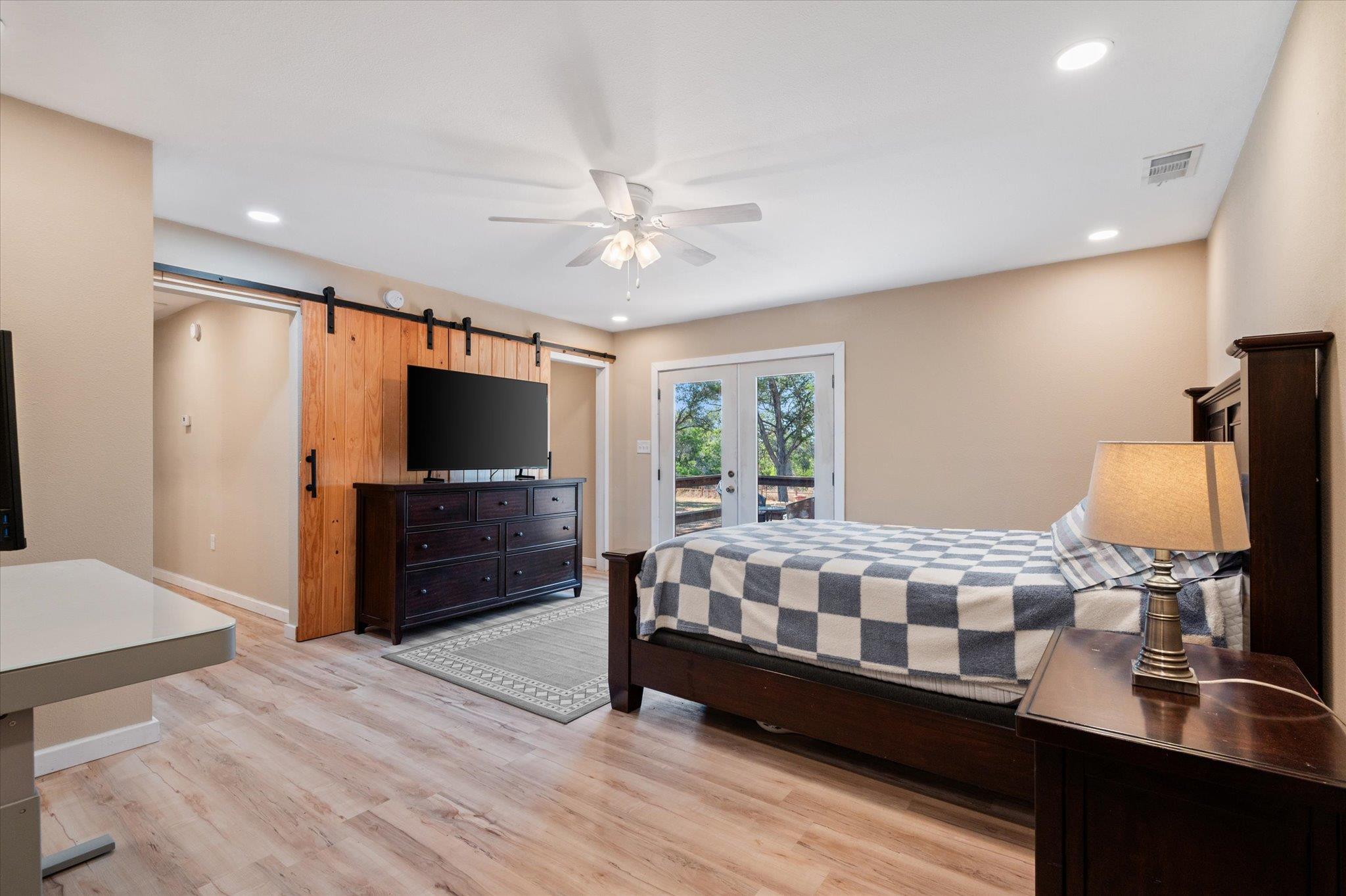 Image 21 of 34 For 215 Go Away Rd