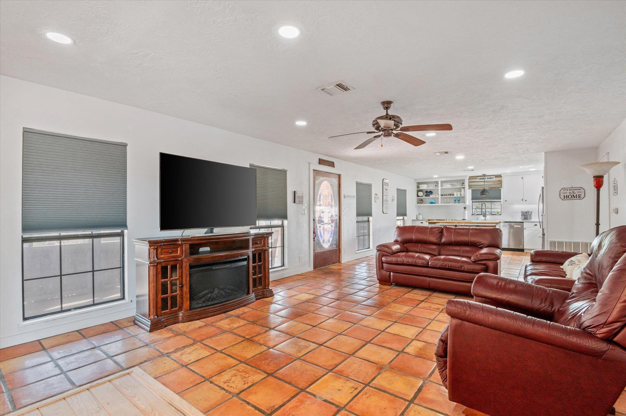 Image 5 of 34 For 215 Go Away Rd