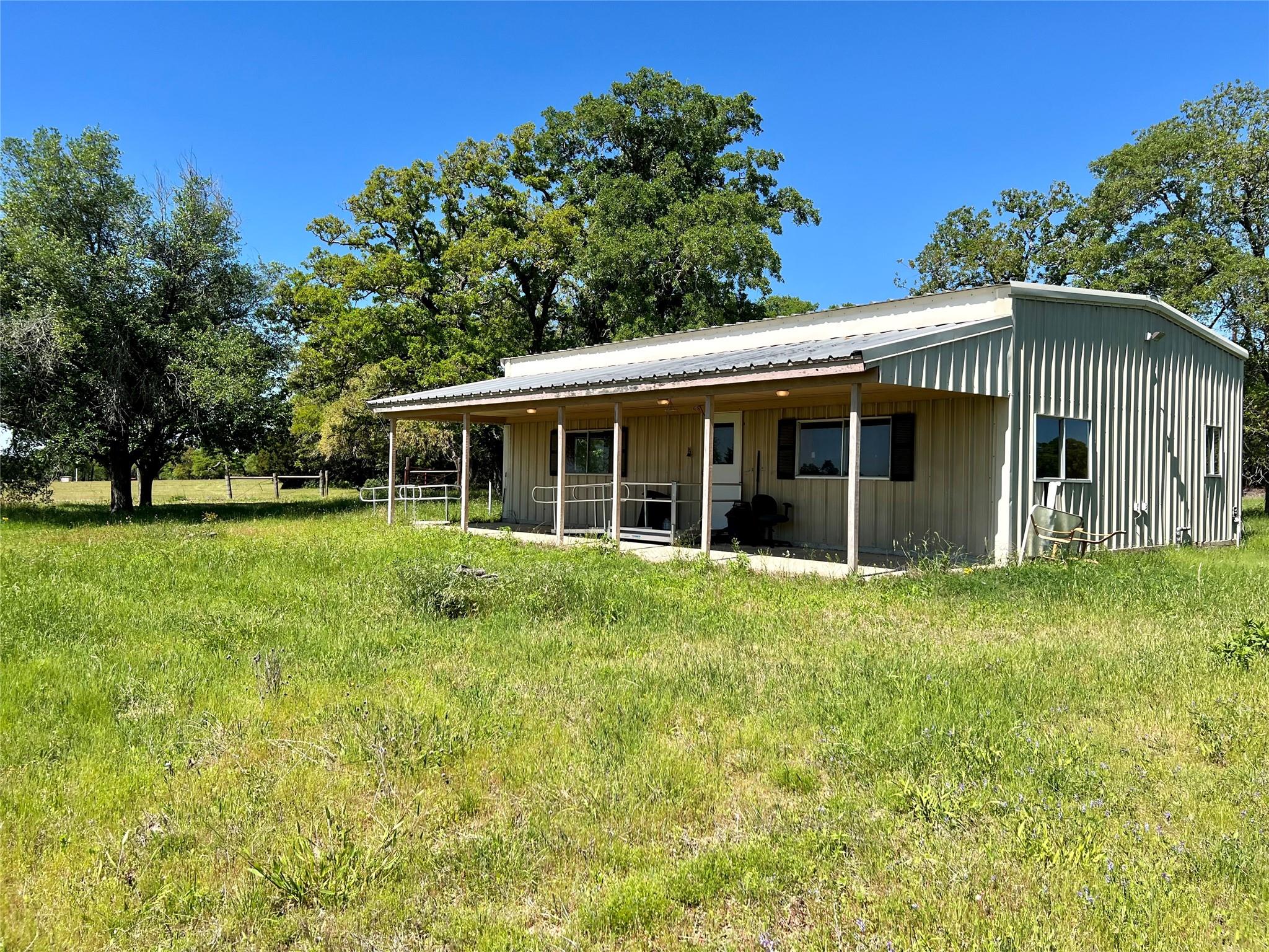 Details for 2542 County Road 306, Lexington, TX 78947