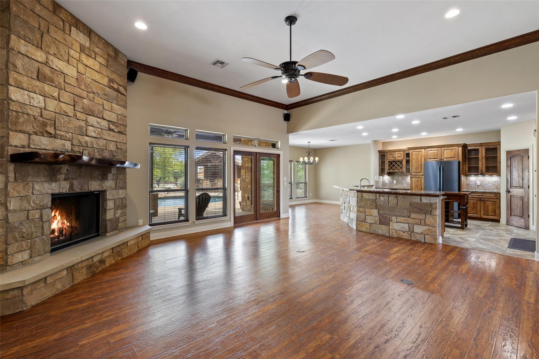 Image 17 of 40 For 101 Crooked Oak Ln