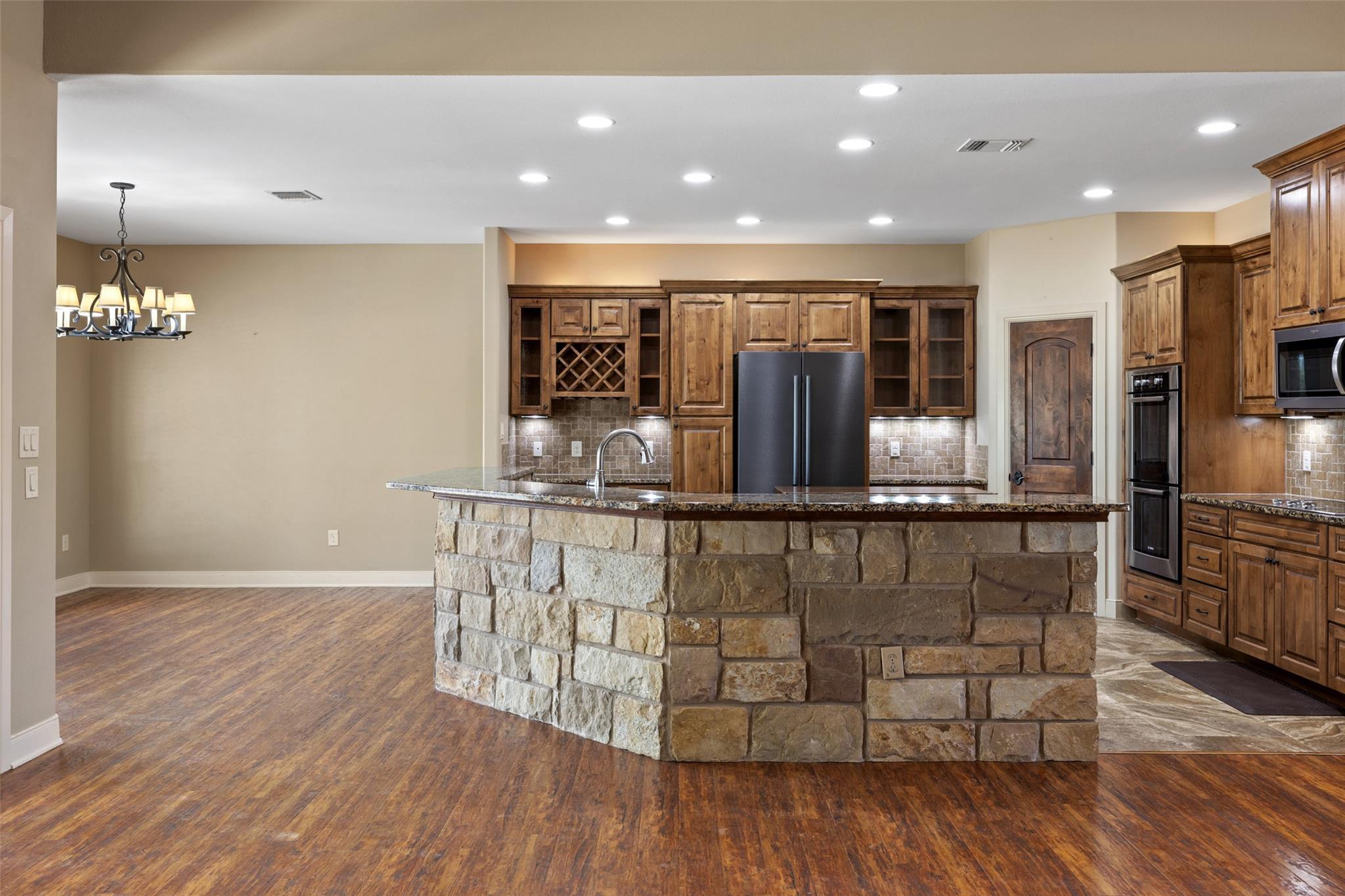 Image 3 of 40 For 101 Crooked Oak Ln